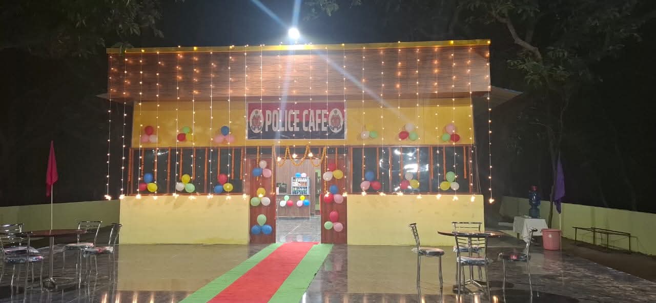 पुलिस लाइन परिसर कुशीनगर में नवनिर्मित पुलिस कैफे का हुआ भव्य उद्घाटन