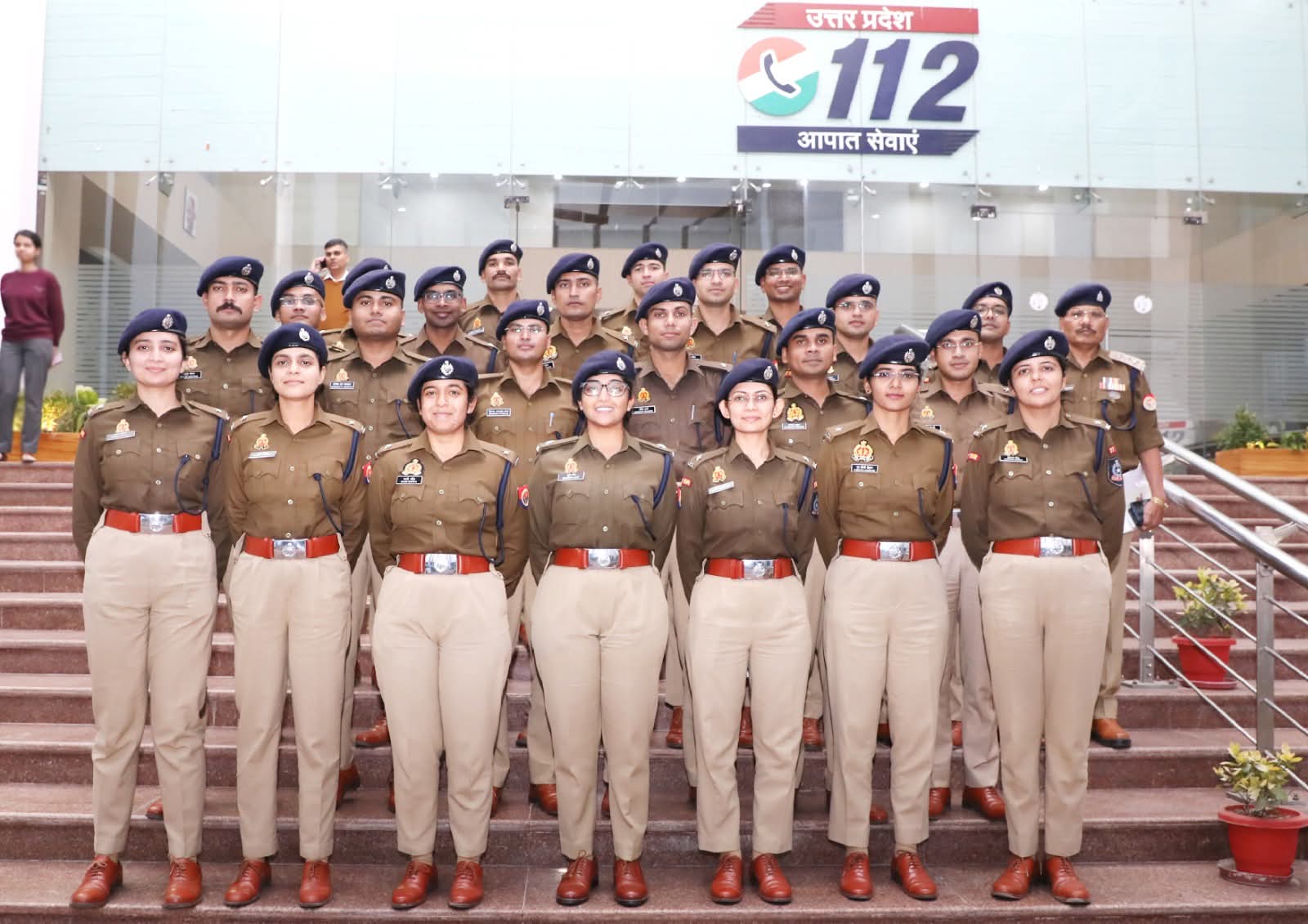 भारतीय पुलिस सेवा (77 RR – 2023/024) के 23 प्रशिक्षु अधिकारियों ने UP112 मुख्यालय, लखनऊ का भ्रमण कर आपातकालीन प्रतिक्रिया प्रणाली की कार्यप्रणाली को समझा।